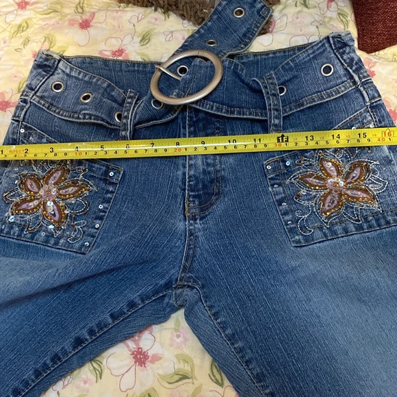 Vintage Angels Jeans With a Flare. Size 9. Pre-owned and in good shape. - Picture 10 of 14
